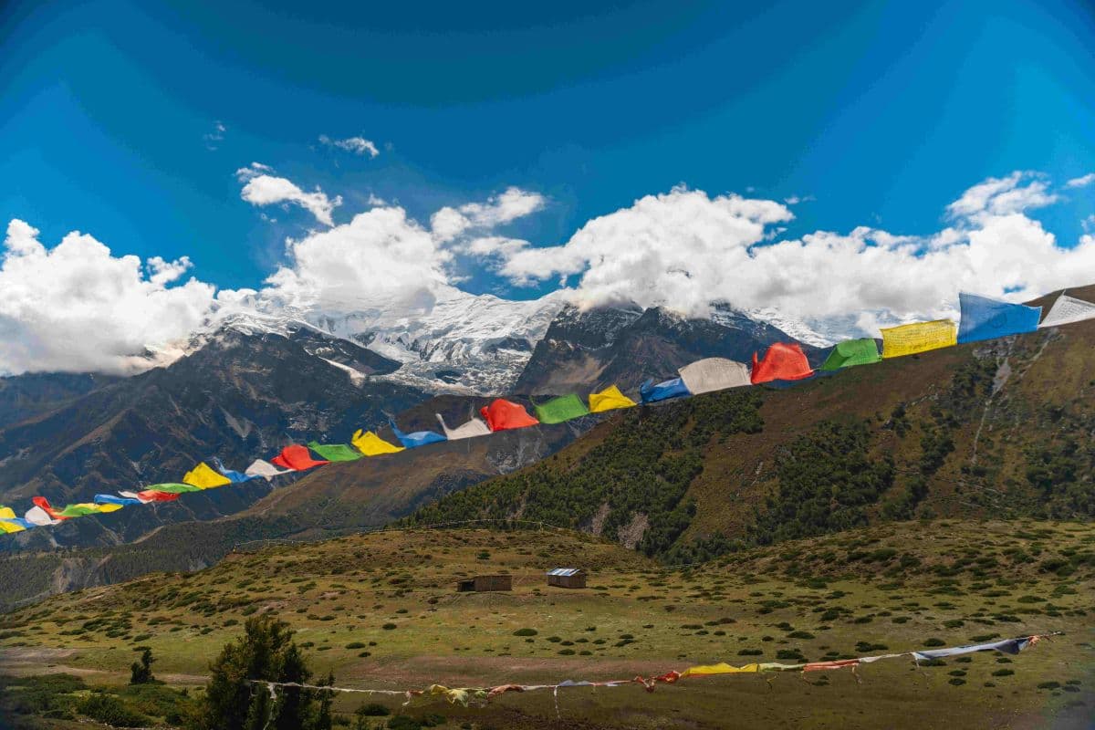 which one is best for you annapurna circuit or annapurna base camp trek in nepal