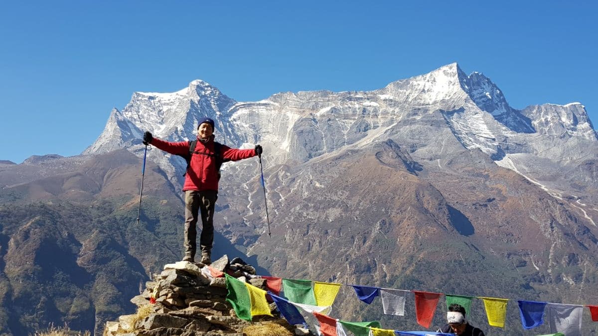 which one will be best everest base camp trek vs gokyo lake trek
