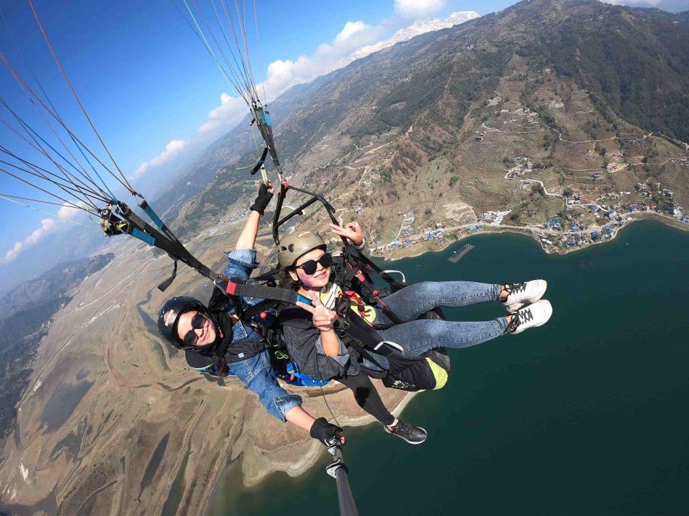 paragliding in pokhara with phewa tal view