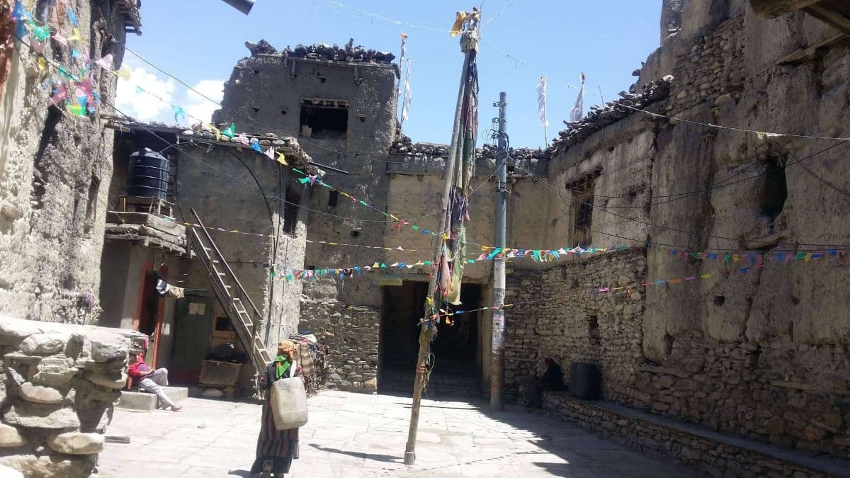 Trekking through the Mustang region via Jomsom